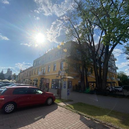 Classy Times - City Centre - Private Parking - Sunny Apartment Poprad Eksteriør billede